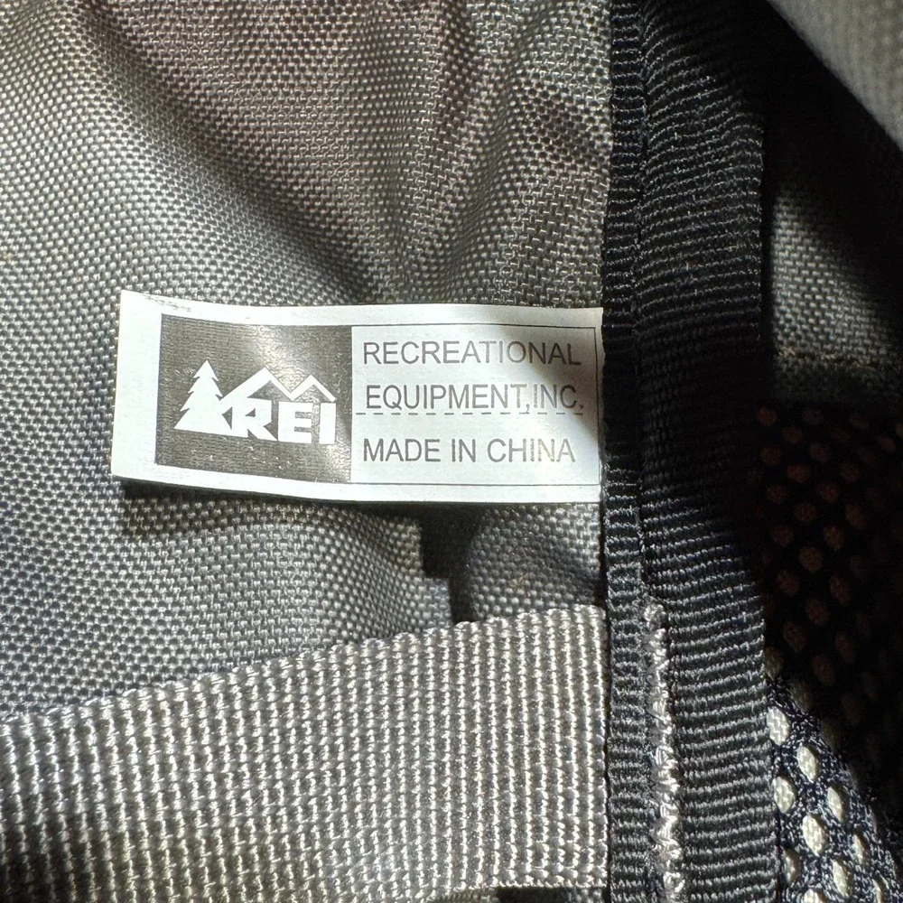 REI Convertible‎ Hidden Shoulder Straps Travel Backpack Internal Soft Frame